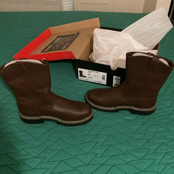 New - Best Offer - Steel toe boots. Wolverine/Buccaneer Well. Never worn. - Picture 3 of 4
